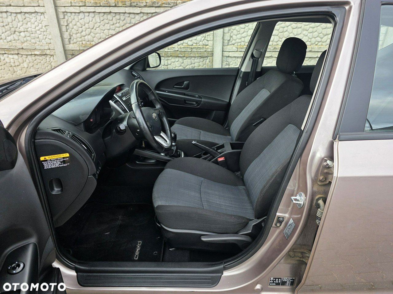 Kia Ceed - 9
