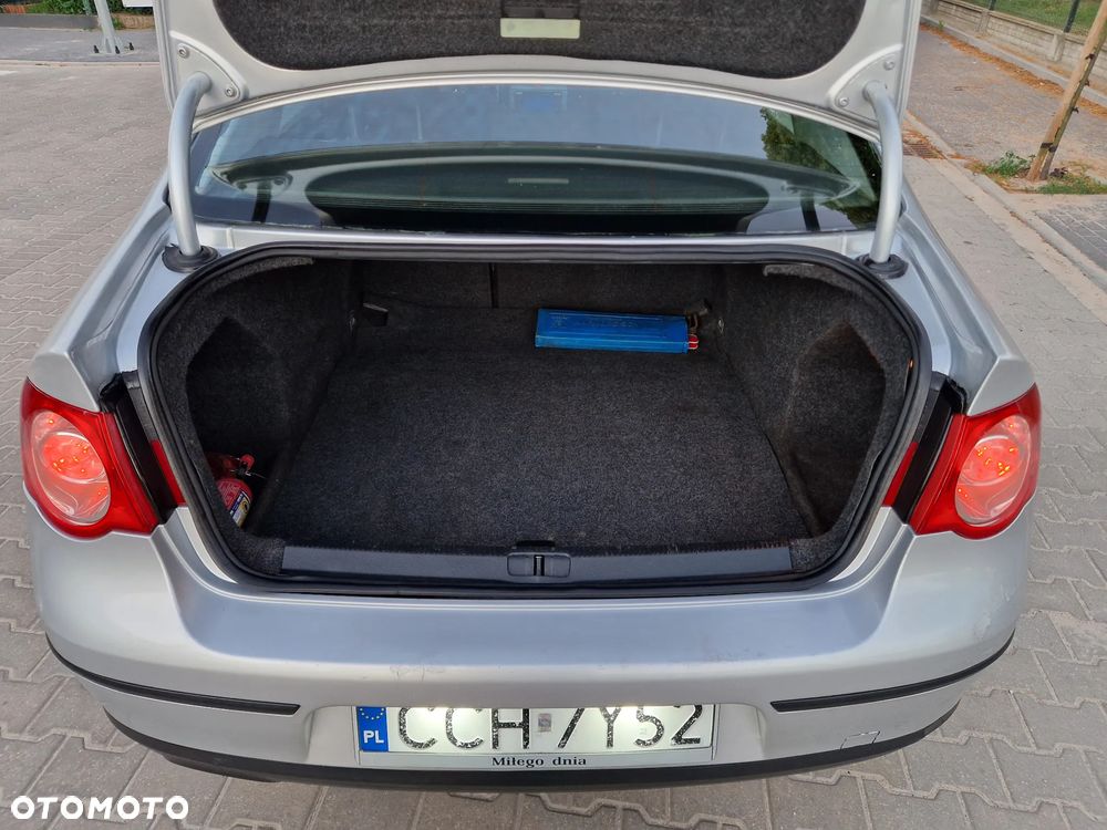 Volkswagen Passat 2.0 TDI Comfortline - 5