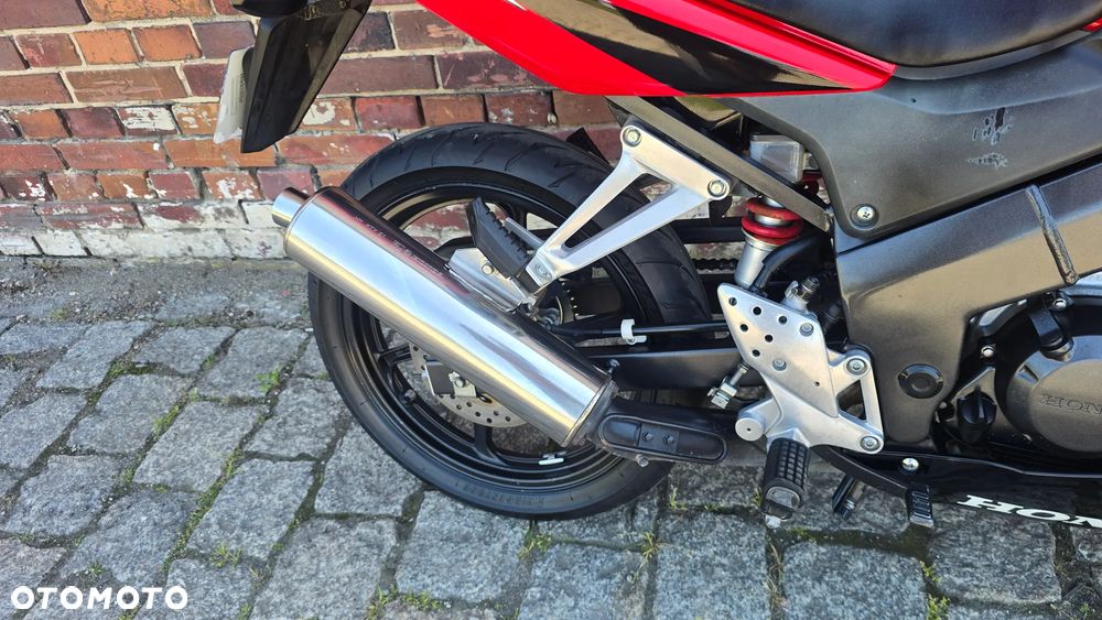 Honda CBR - 32
