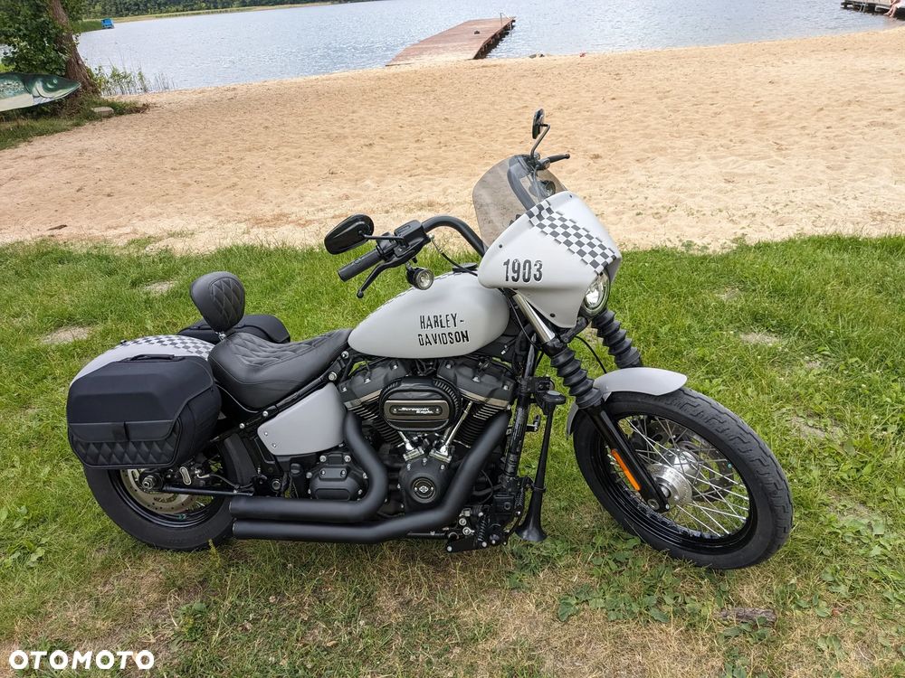 Harley-Davidson Softail Street Bob - 2