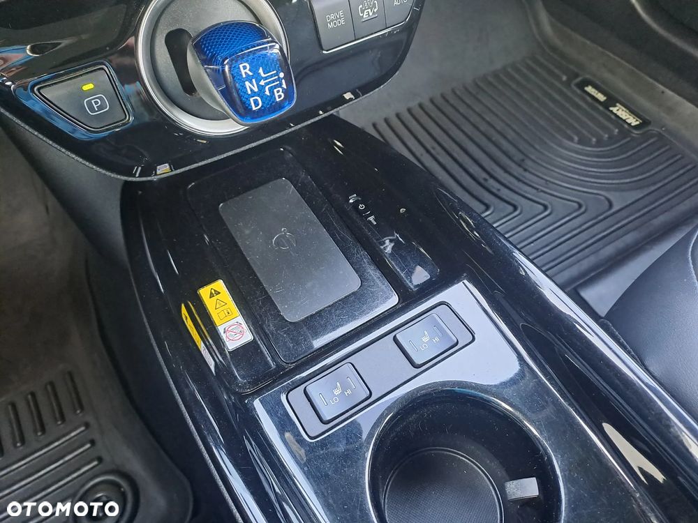 Toyota Prius 1.8 HSD Prestige - 19
