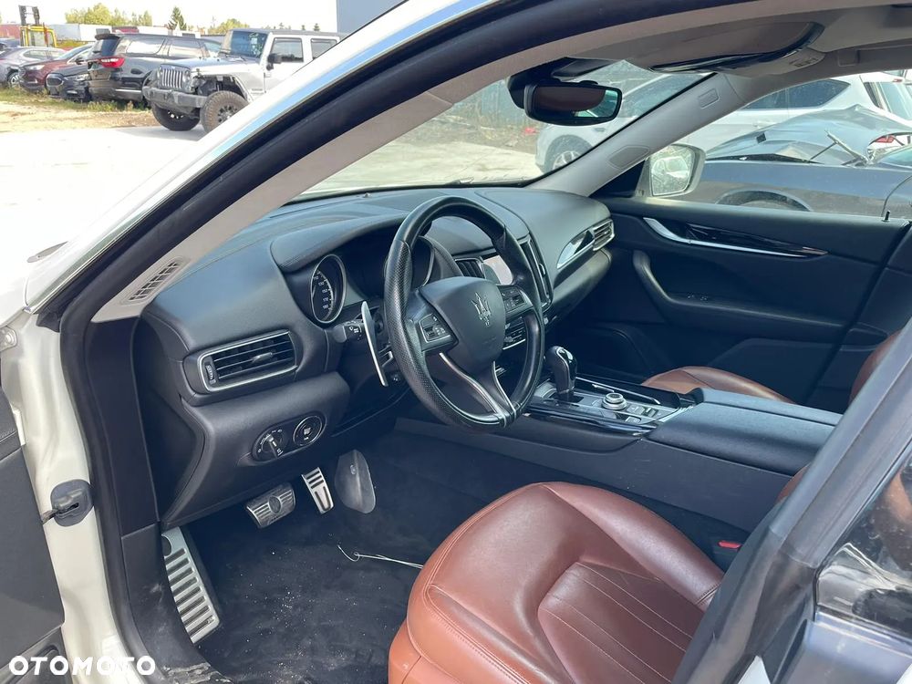 Maserati Levante Q4 - 10