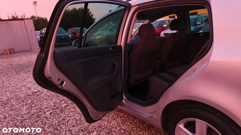 Volkswagen Golf - 27