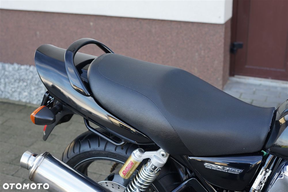 Suzuki GSX - 6