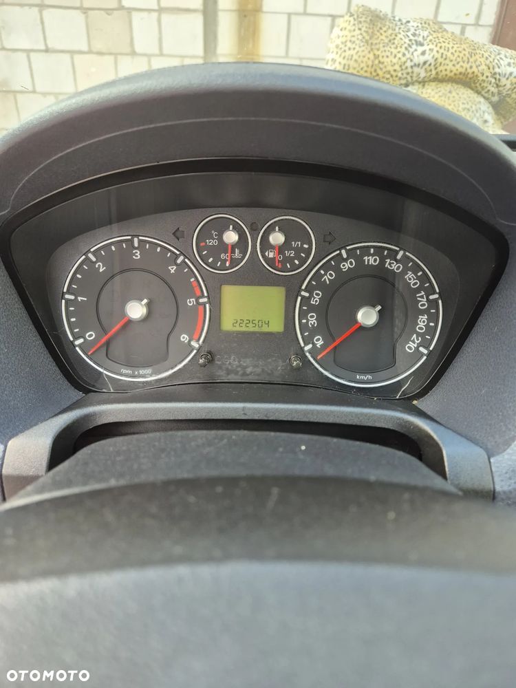 Ford Fiesta 1.4 TDCi Ambiente - 9