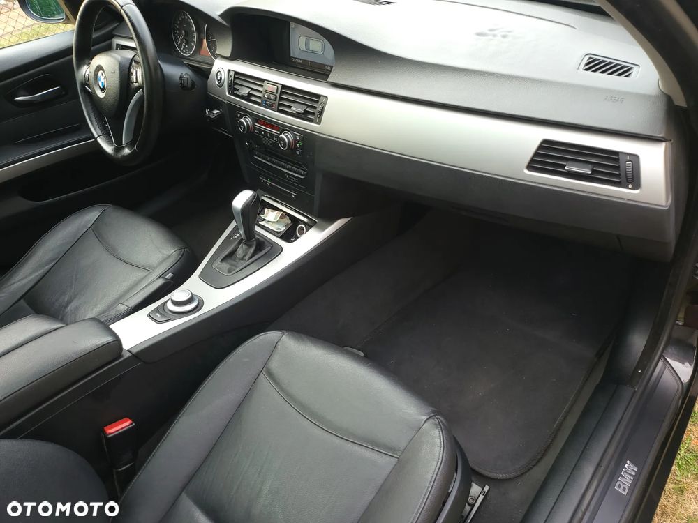 BMW Seria 3 318i Touring - 7