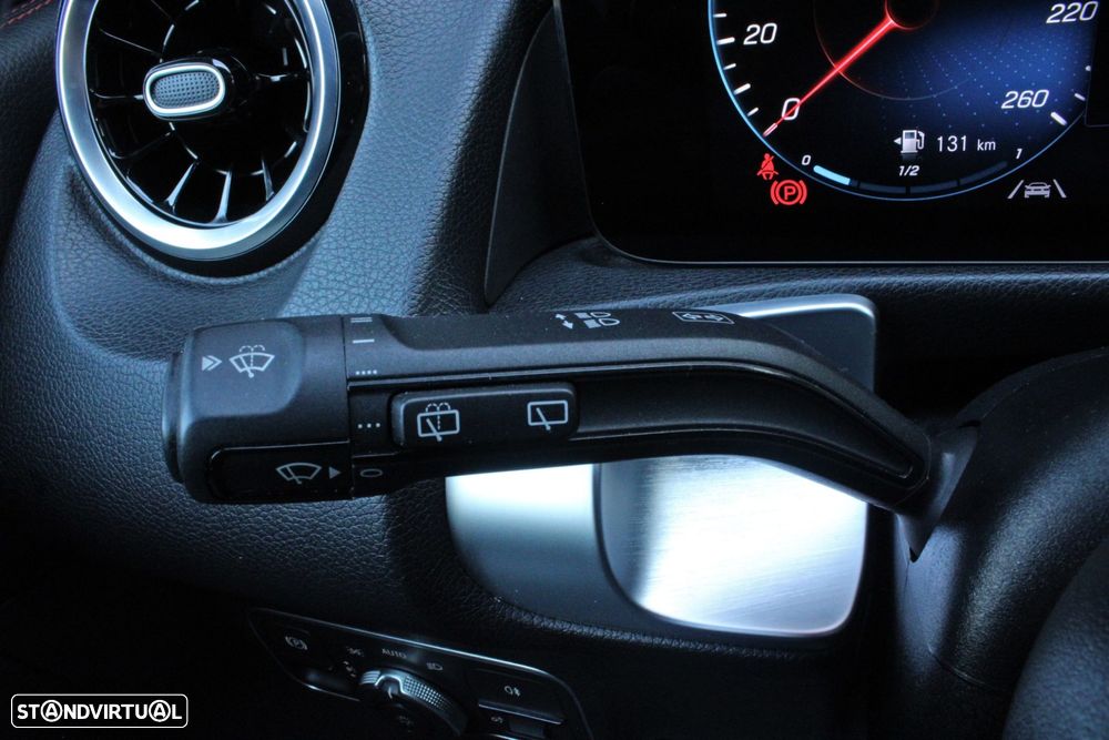 Mercedes-Benz GLB 180 d AMG Line - 10