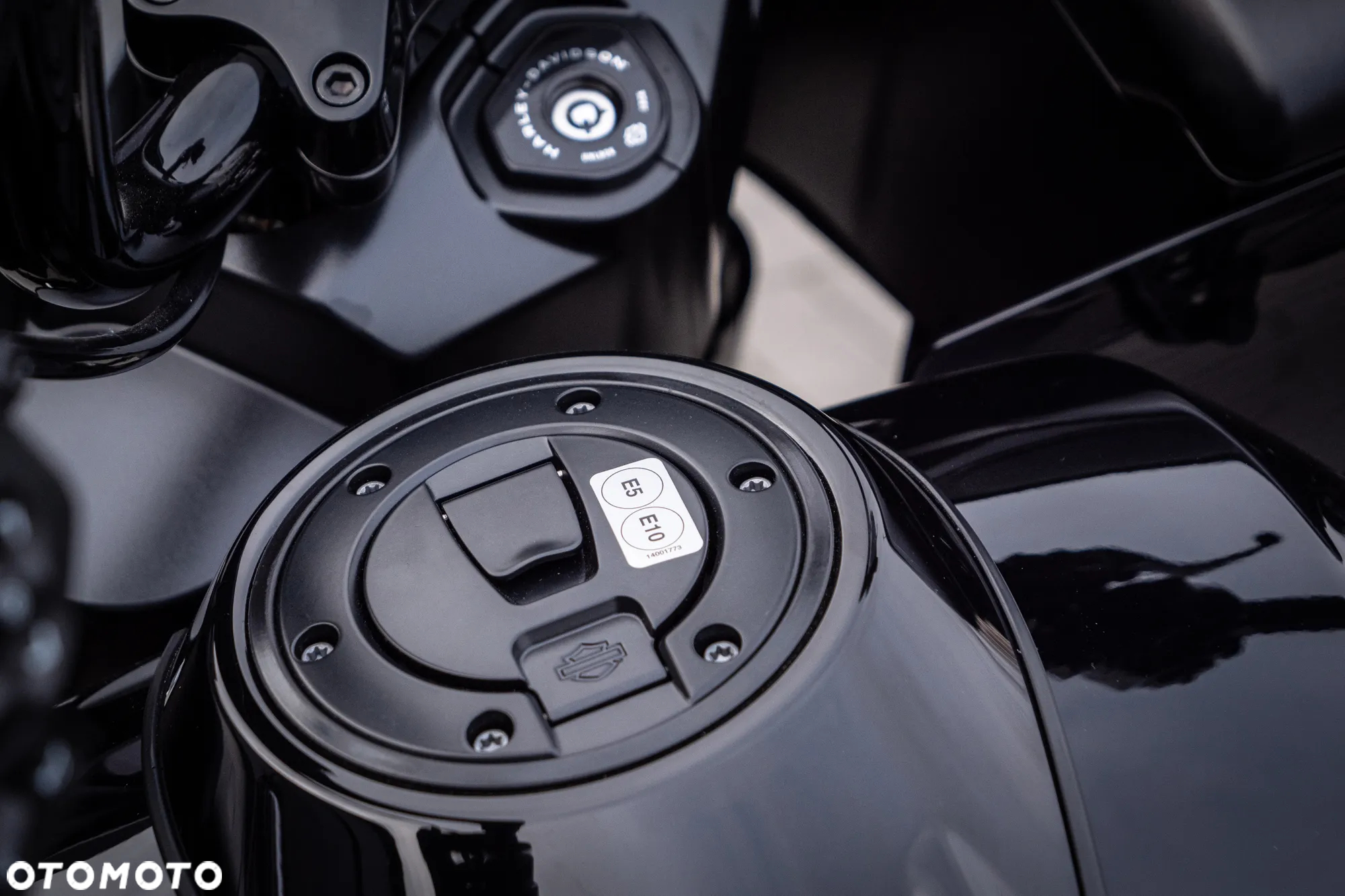 Harley-Davidson Touring Road Glide - 34