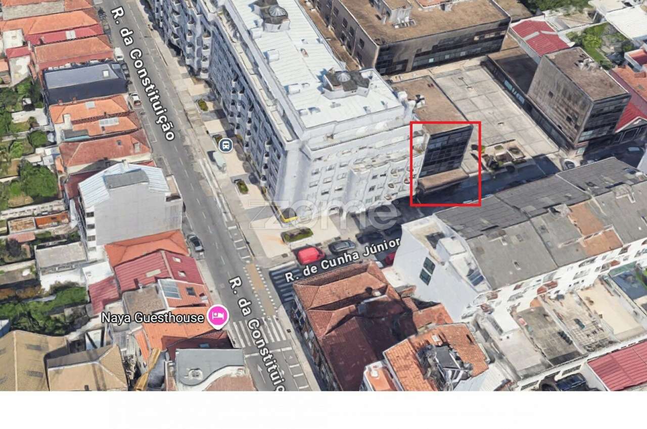 Lugar de Estacionamento - Fórum Cunha Júnior - Grande imagem: 2/6