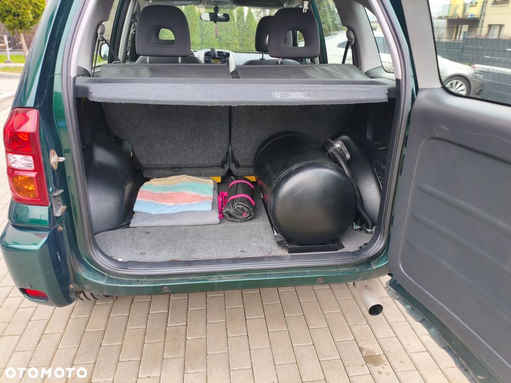 Toyota RAV4 2.0 VVT-i 4x4 - 6