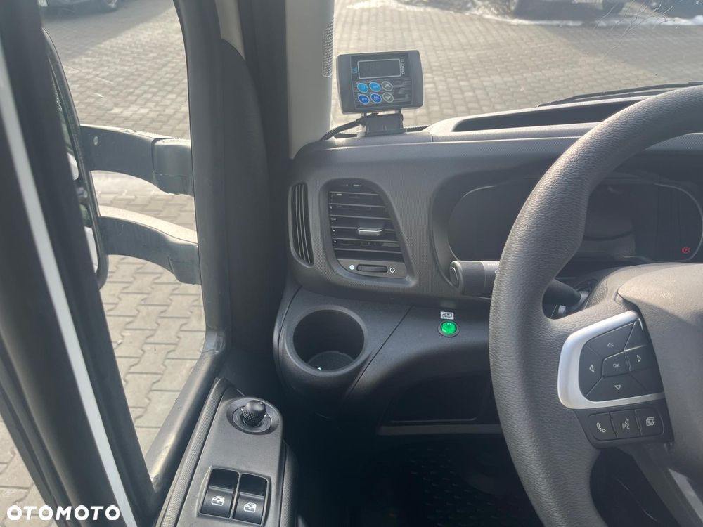 Iveco Daily 35S16H3.0A8 Izoterma 8 EP / Agregat z grzaniem + 230V - 8