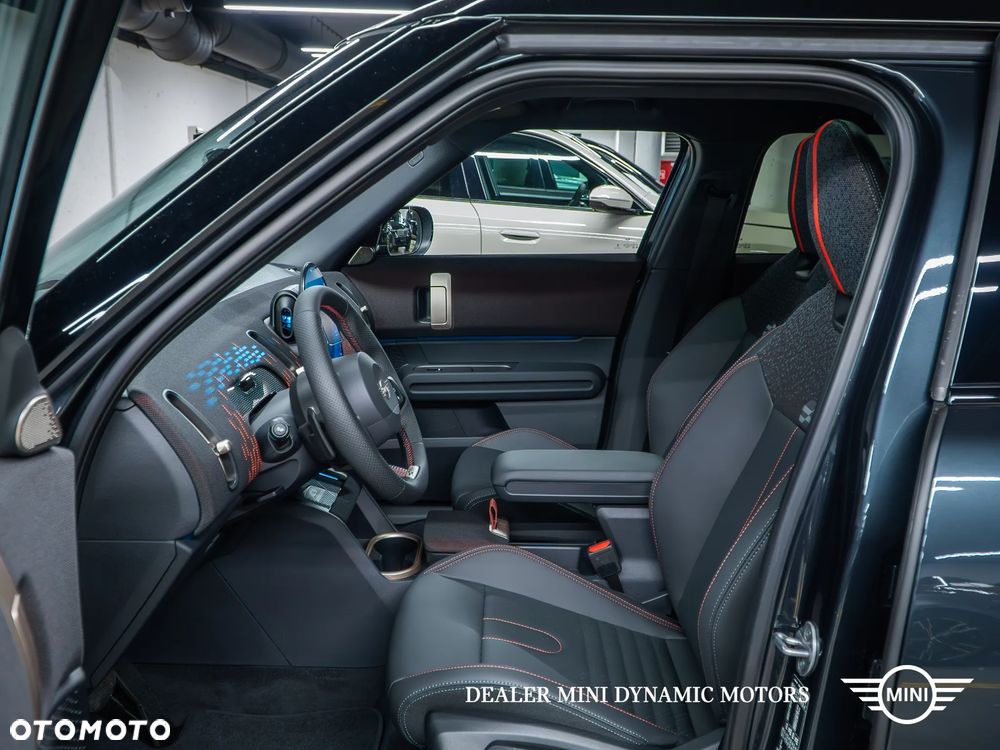 MINI Countryman S ALL4 John Cooper Works Trim - 16