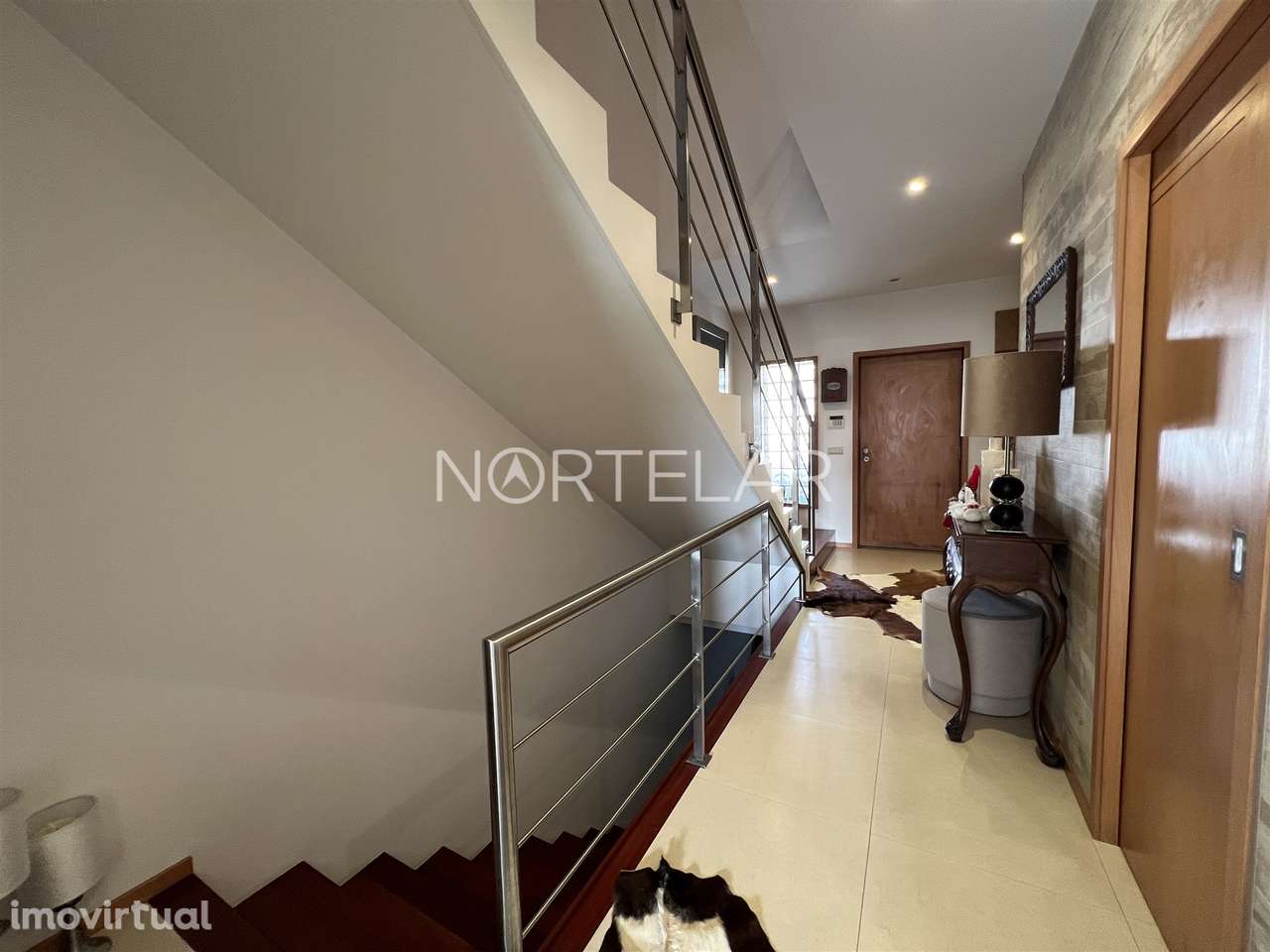 Moradia T3 com jardim e 3 frentes em Famalicão - Grande imagem: 4/45