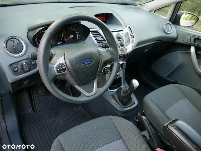 Ford Fiesta - 12