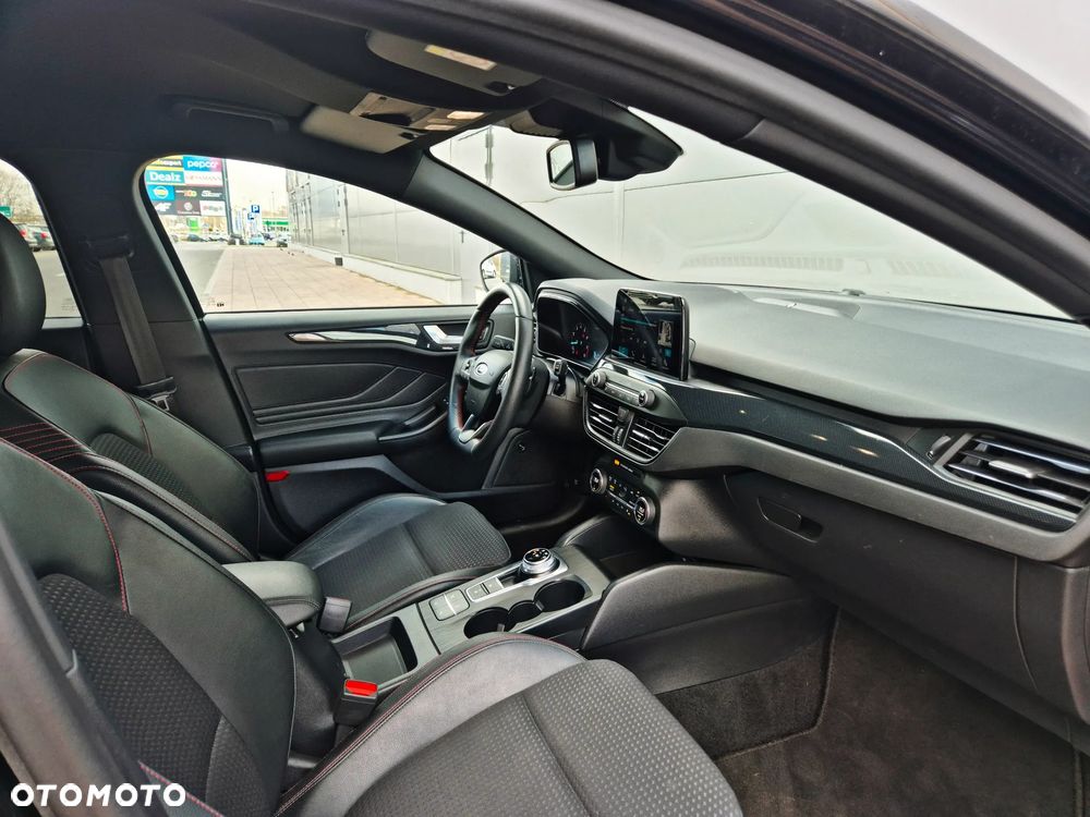 Ford Focus 1.5 EcoBoost ST-Line - 26