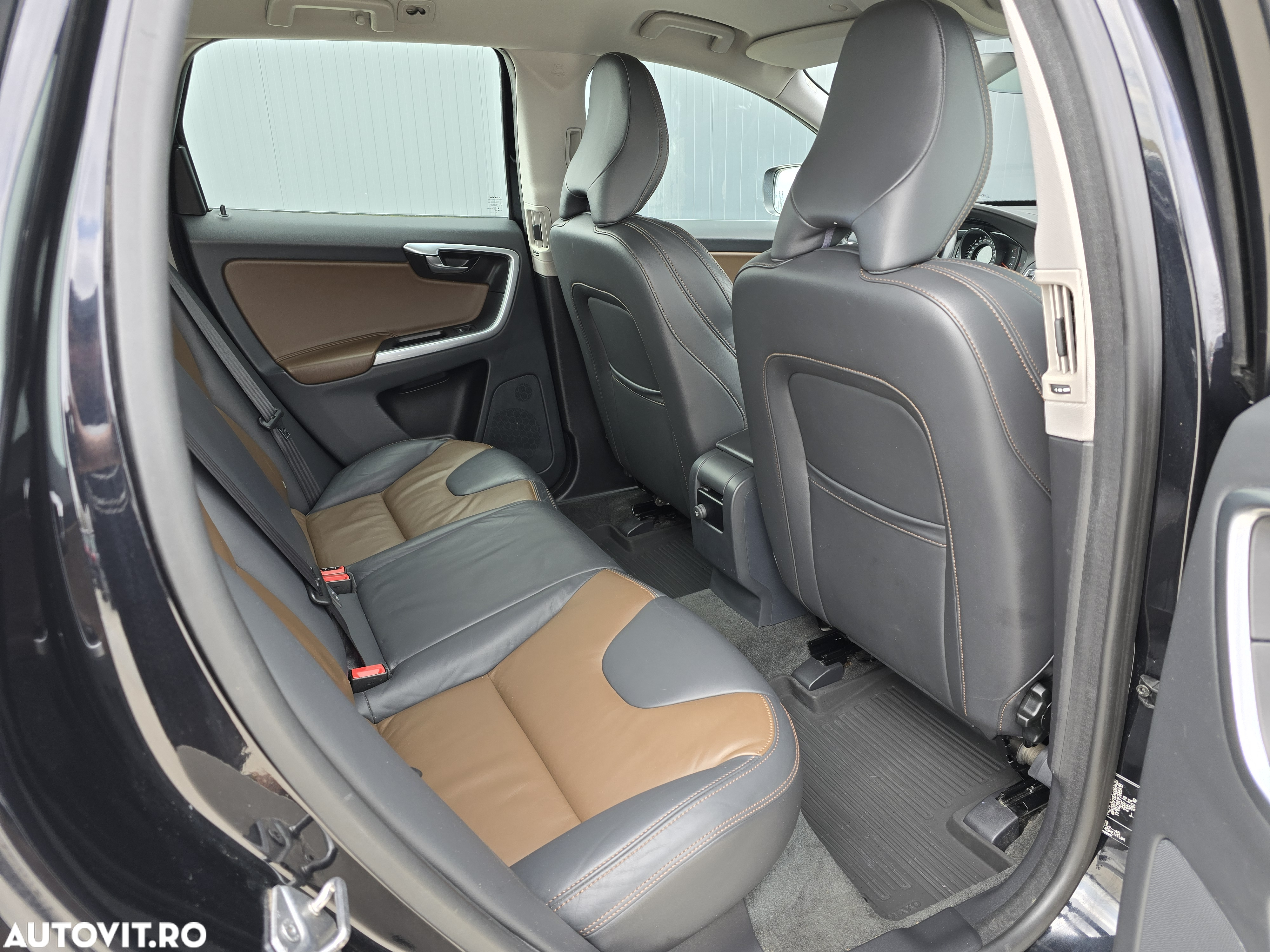 Volvo XC 60 D3 Start-Stop Ocean Race - 8