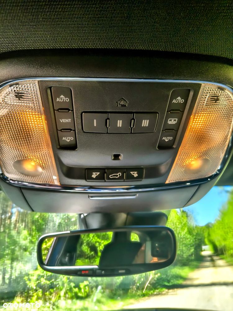 Jeep Grand Cherokee - 27