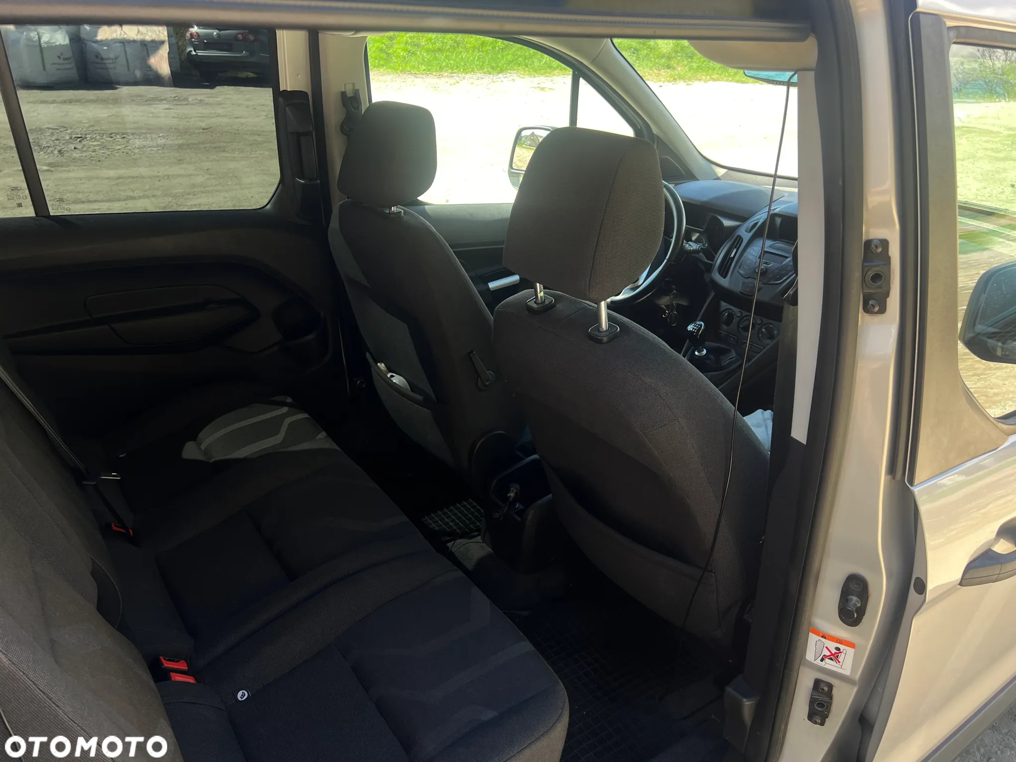 Ford Transit Connect - 13