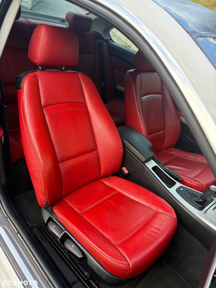 BMW Seria 3 320d DPF M Sport Edition - 12