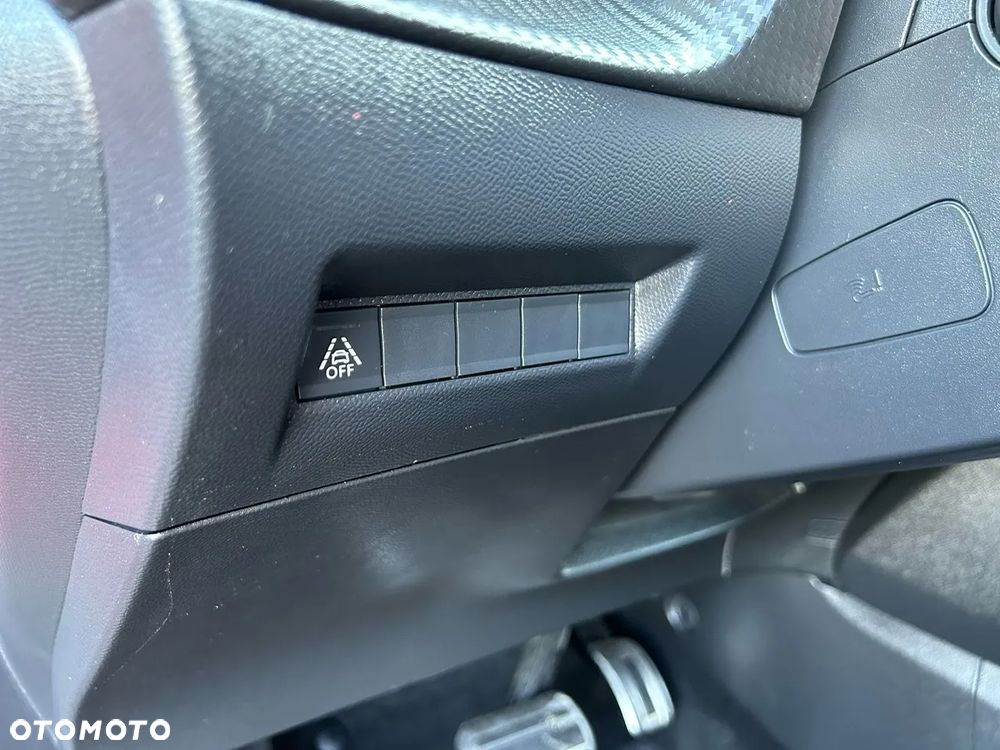 Peugeot 208 e-208 GT Line - 26
