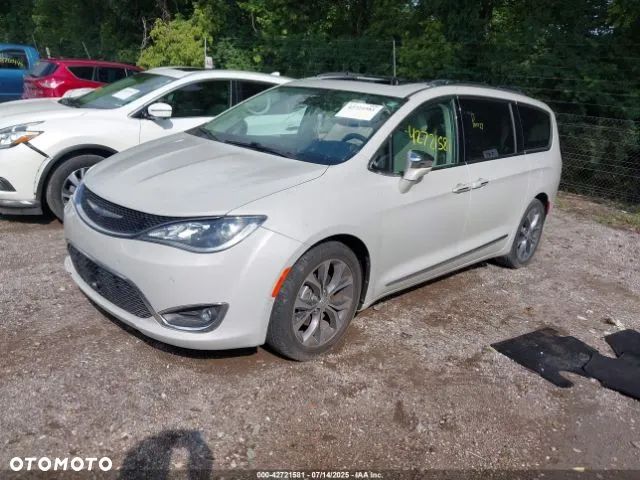 Chrysler Pacifica - 2