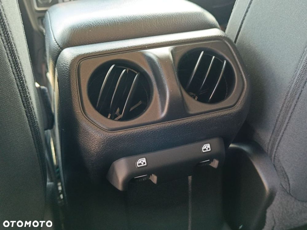 Jeep Wrangler - 32