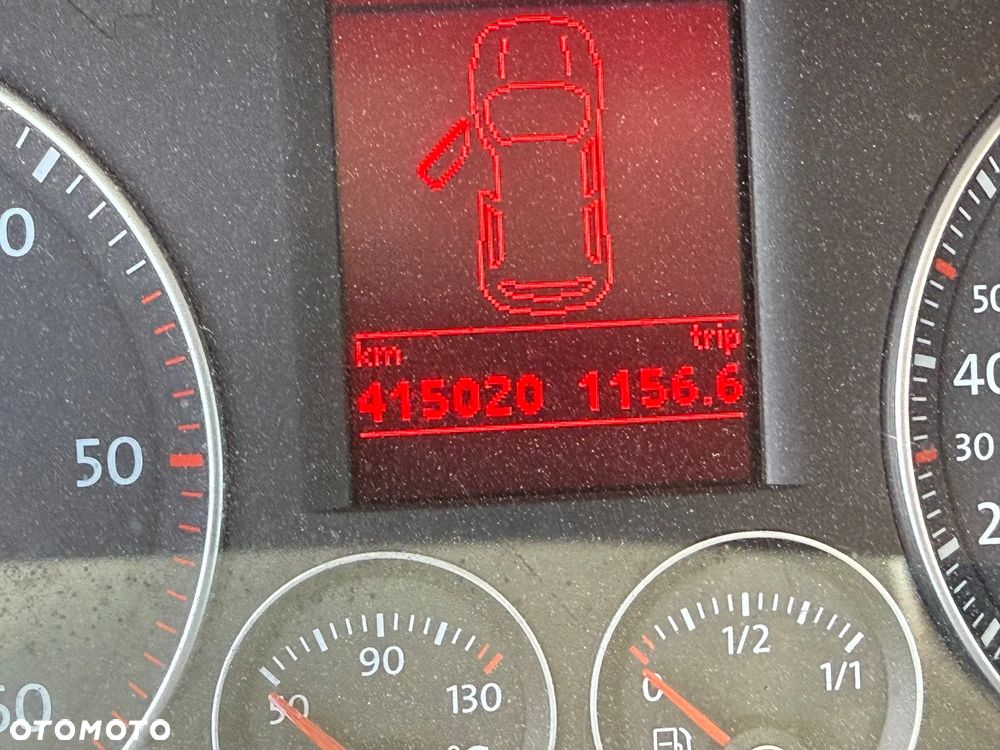 Volkswagen Touran 2.0 TDI DSG United - 17