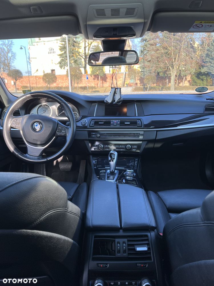 BMW Seria 5 520d - 14