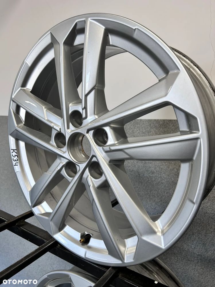 4 FELGI ALU. AUDI A3, S3 8Y0, VW T-ROC 17'' E6,5J  ET43 - 4
