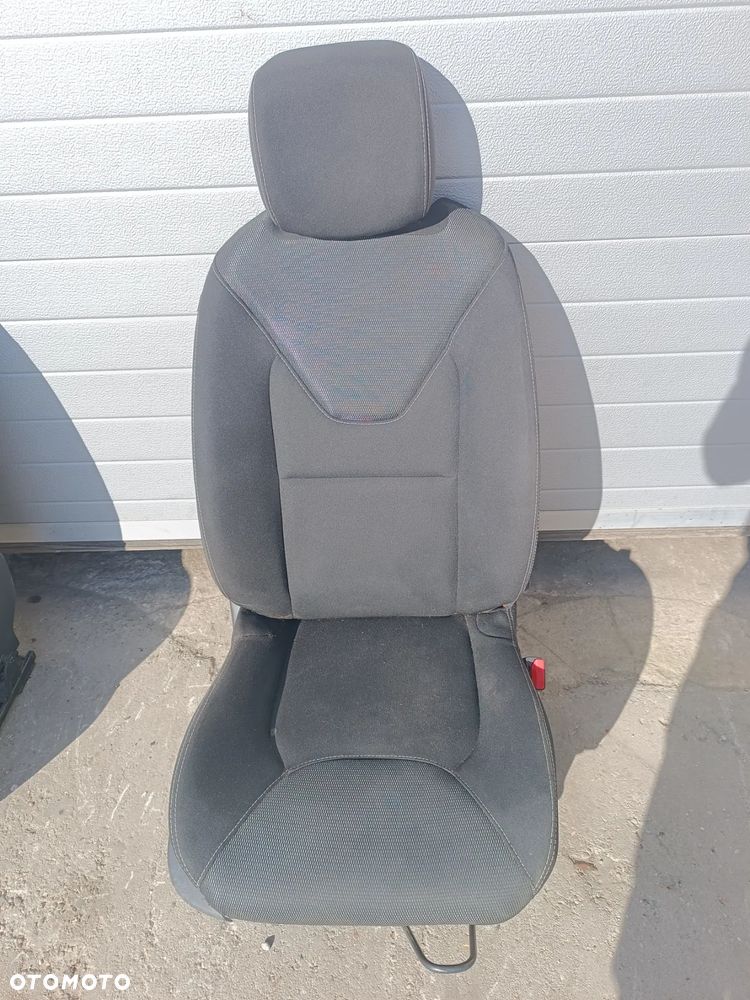 FOTEL PRAWY PRZÓD PRZEDNI RENAULT CLIO IV - 1