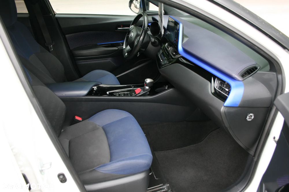 Toyota C-HR Style - 11