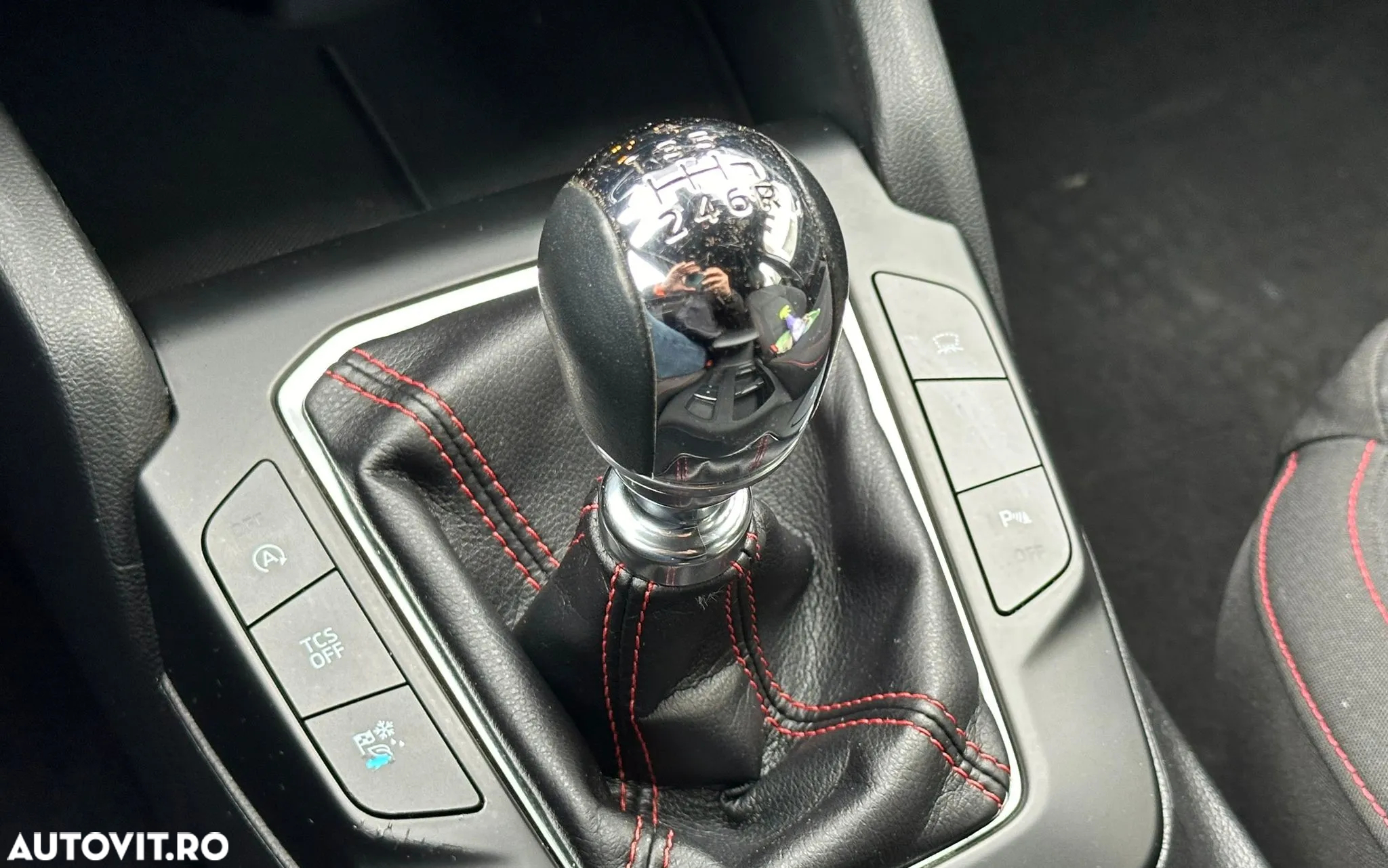 Ford Focus Turnier 1.0 EcoBoost Start-Stopp-System ST-LINE - 18