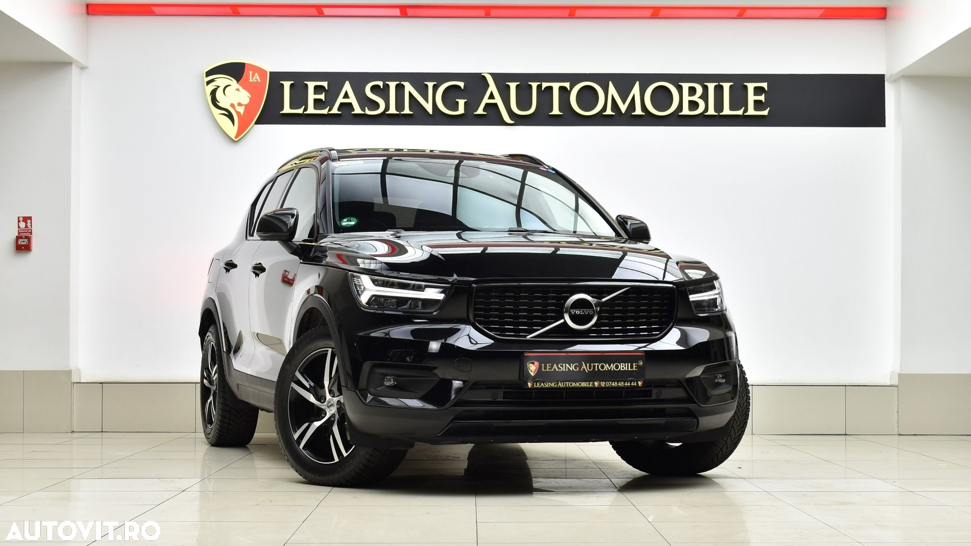 Volvo XC 40 B4 AT8 AWD Mild Hybrid R-Design - 4