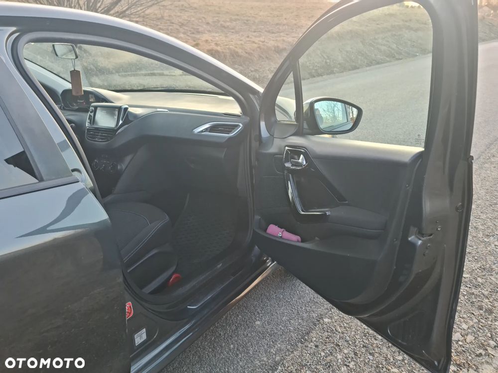 Peugeot 208 82 PureTech Style - 9