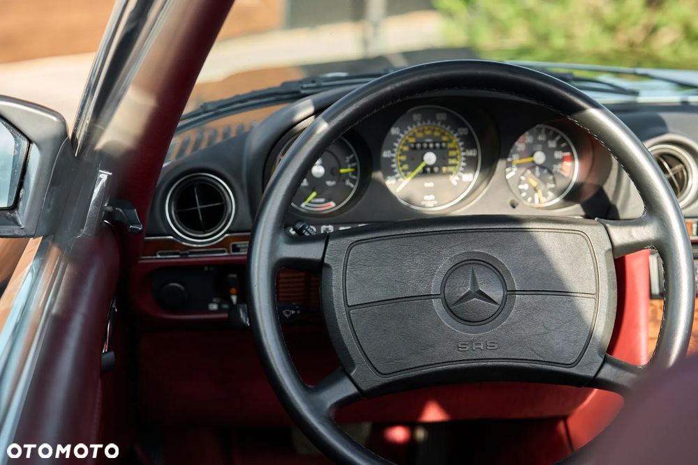 Mercedes-Benz SL - 25