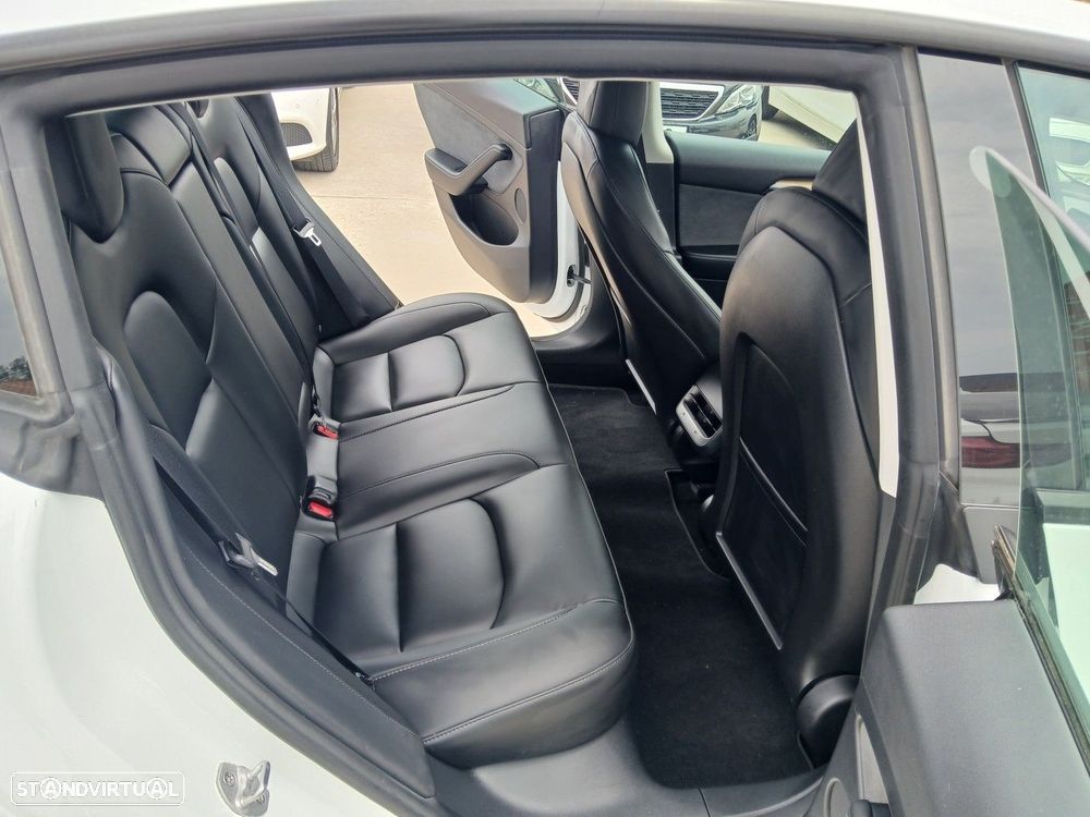 Tesla Model 3 - 11