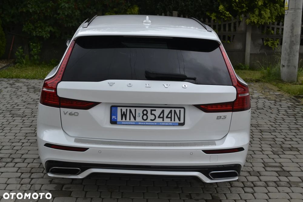 Volvo V60 B3 B R-Design - 17