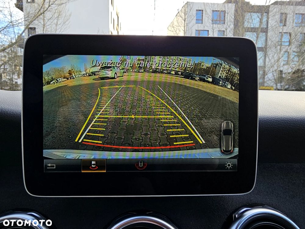 Mercedes-Benz GLA 200 7G-DCT AMG Line - 30