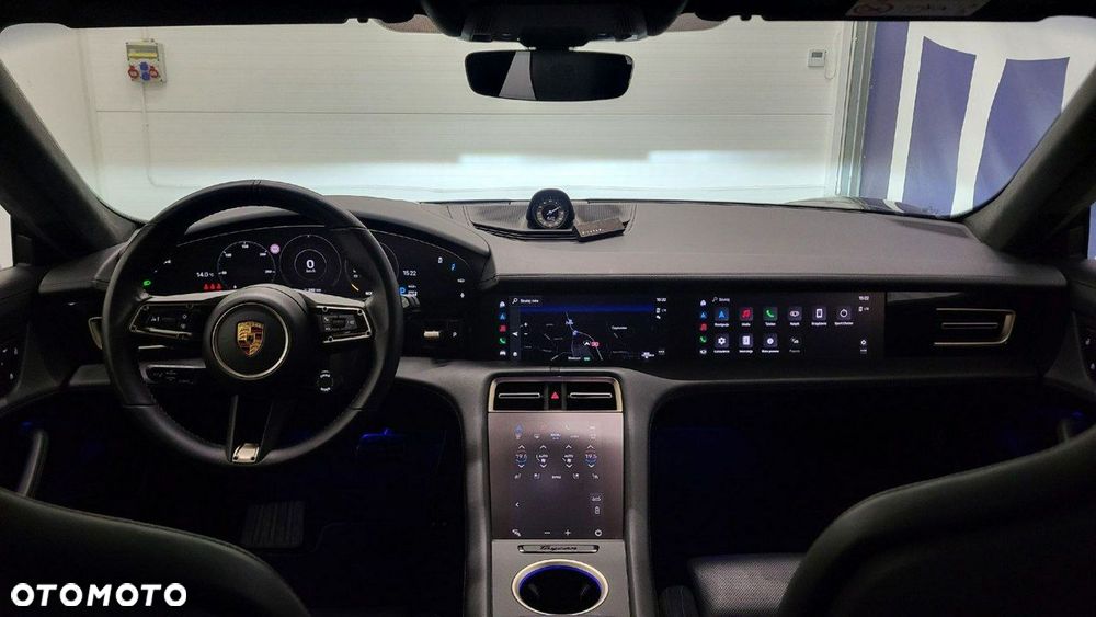 Porsche Taycan - 17