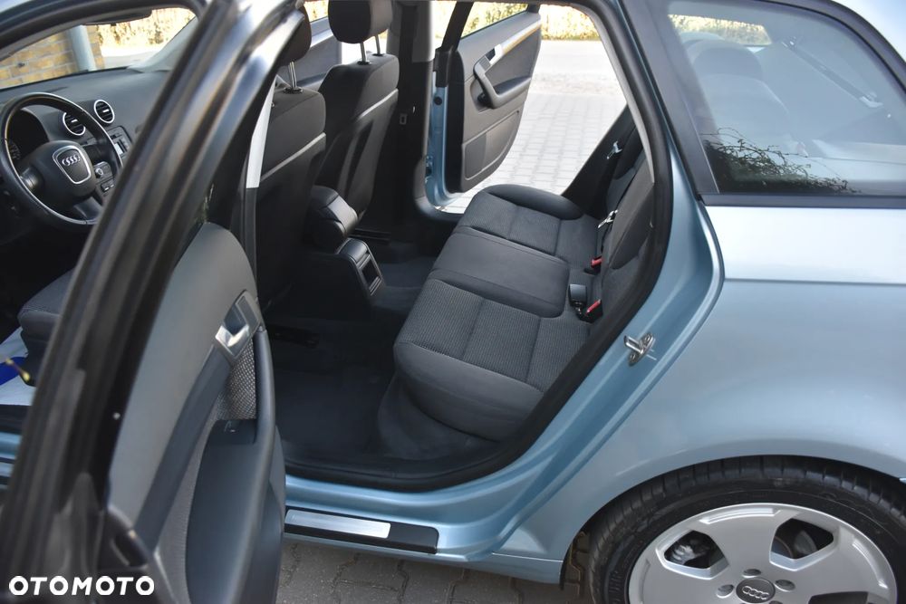 Audi A3 Sportback 2.0 TDI Ambiente - 15