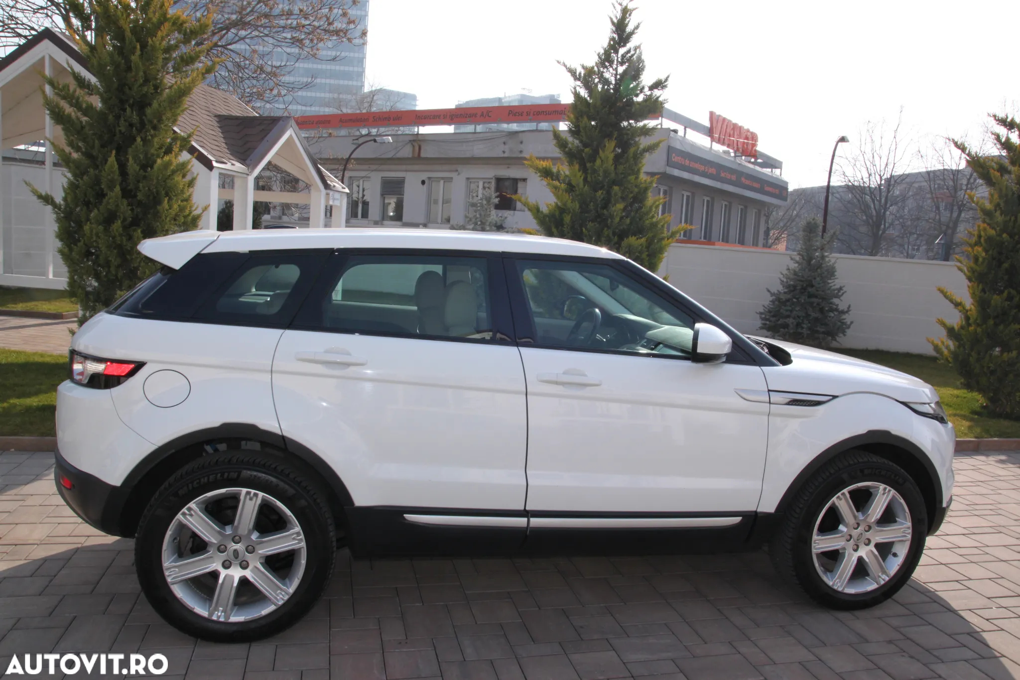Land Rover Range Rover Evoque 2.2 TD4 Pure Tech - 6