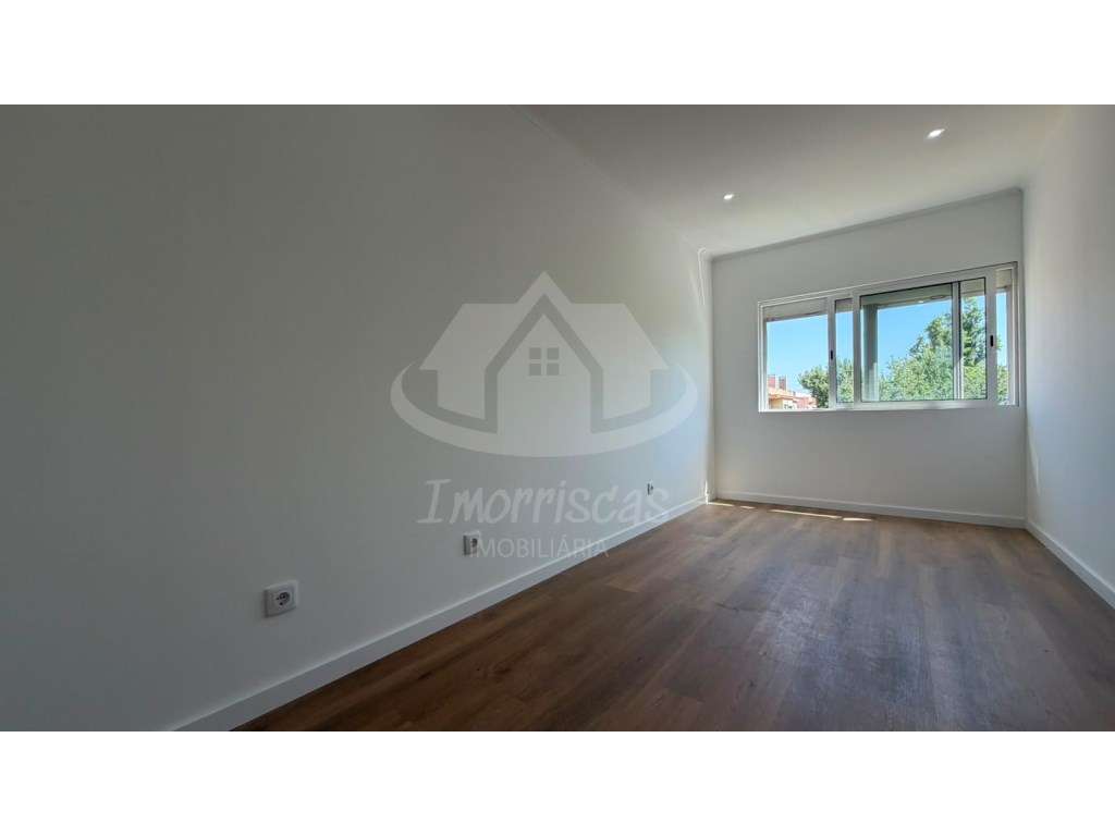 T1+1 Totalmente remodelado com varanda - Patameiras, Odivelas - Grande imagem: 5/29