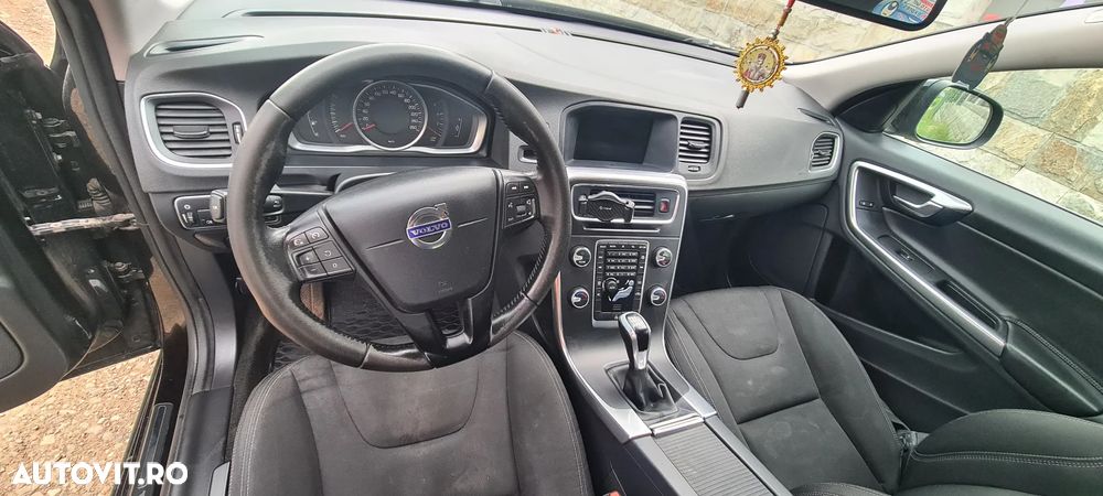 Volvo V60 D2 Basic - 10