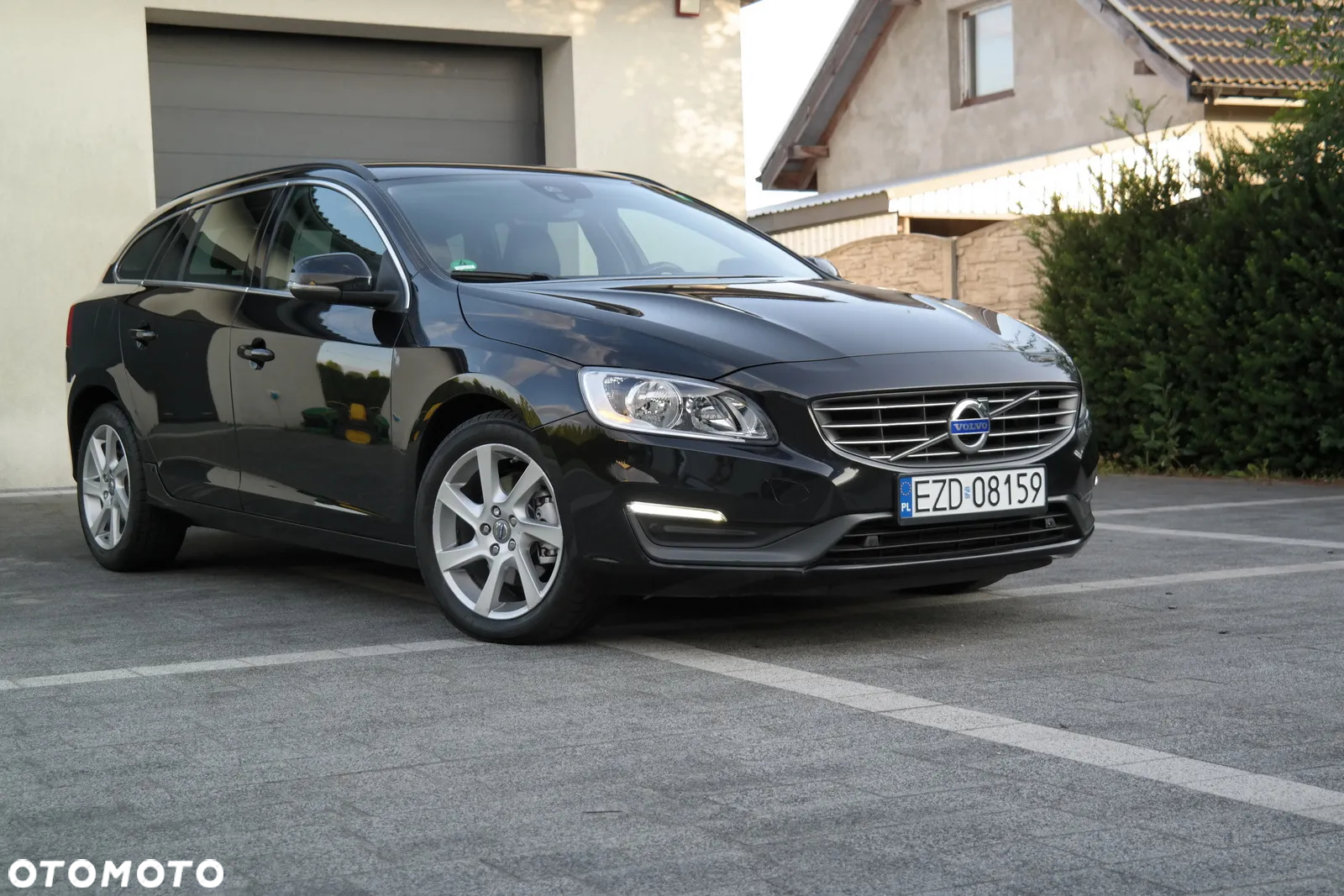 Volvo V60 D4 Drive-E R-Design Momentum - 10