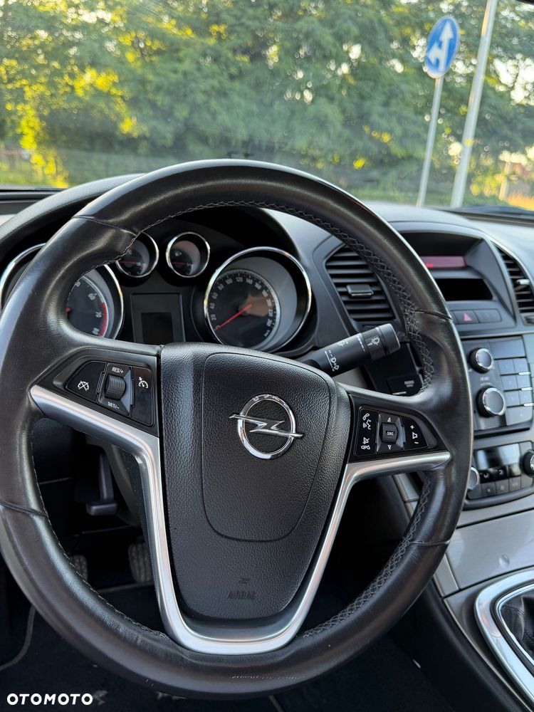 Opel Insignia 1.8 - 12