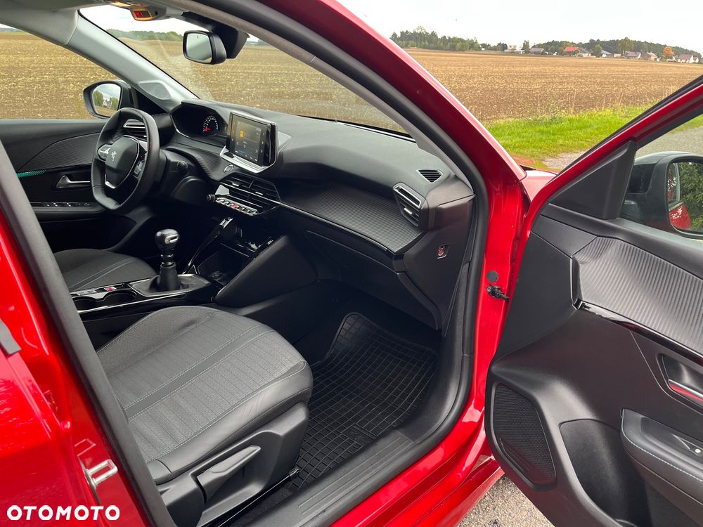 Peugeot 208 - 28