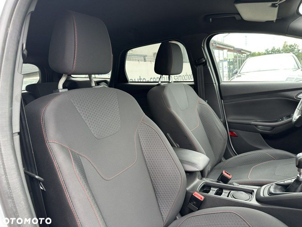 Ford Focus 1.0 EcoBoost ST-Line Black ASS - 25