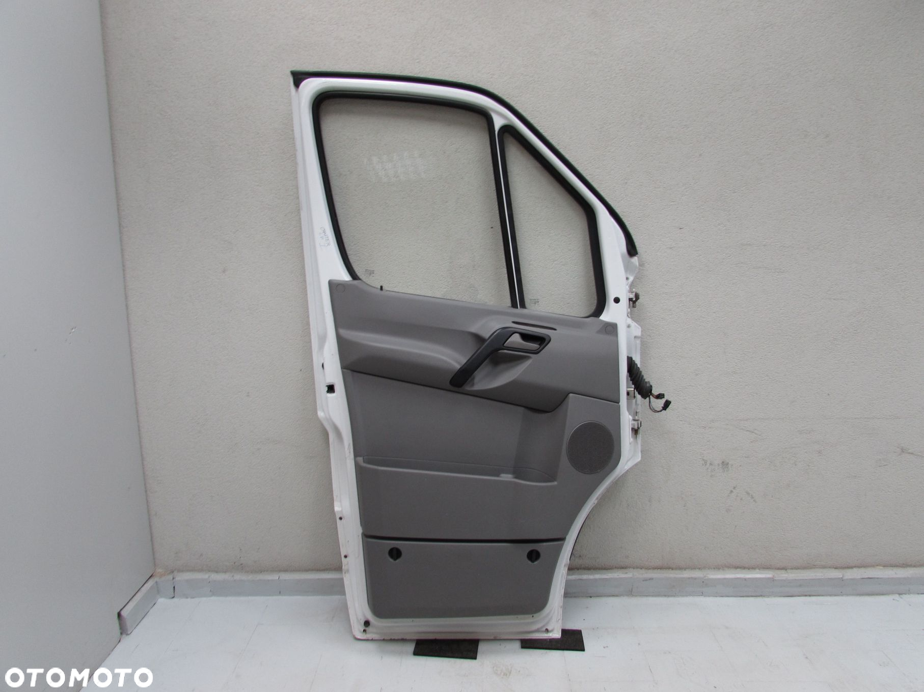 MB SPRINTER 906 CRAFTER 06-18 DRZWI LEWY PRZOD DO ZALOZENIA KPL - 10