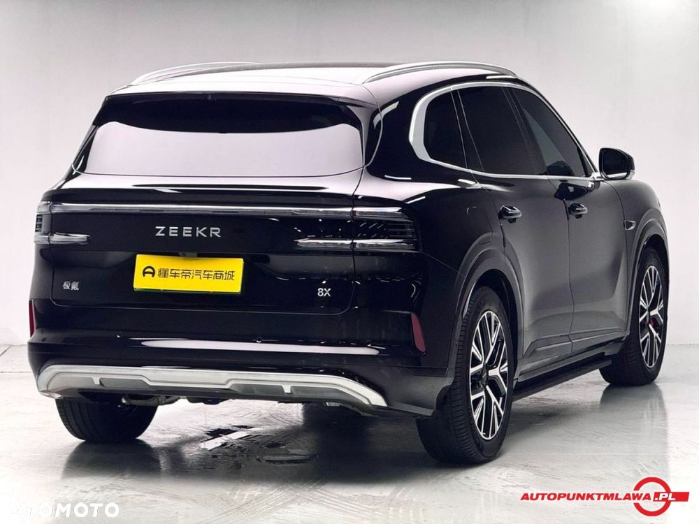 ZEEKR 8X - 4