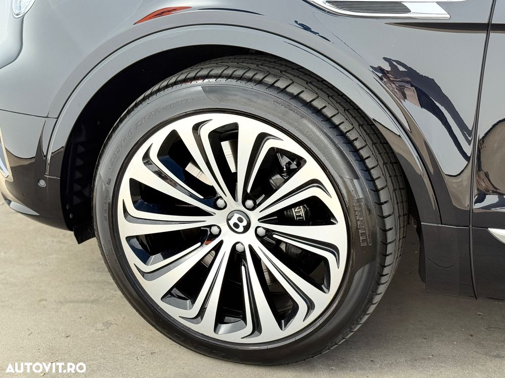 Bentley Bentayga Azure - 38